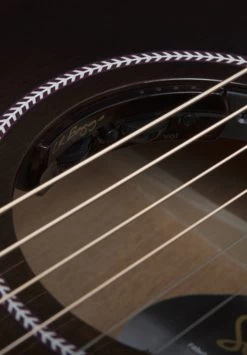 Seagull Artist Mosaic Concert Hall CW Bourbon Burst GT Anthem EQ -Next stop, Gitarre. 132550122 06 1280x1280